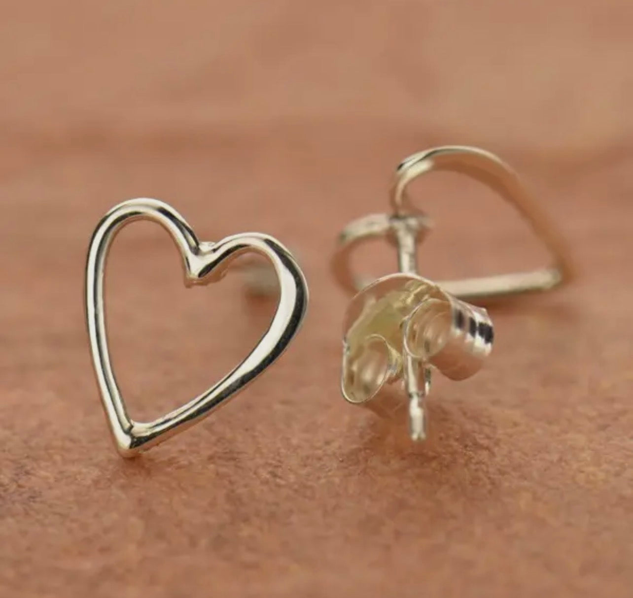Open heart stud earrings